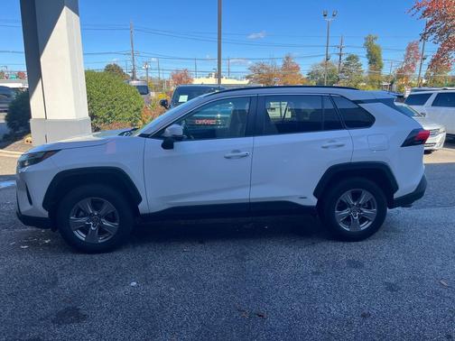 2024 Toyota RAV4 Hybrid XLE