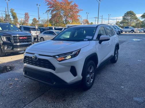 2024 Toyota RAV4 Hybrid XLE