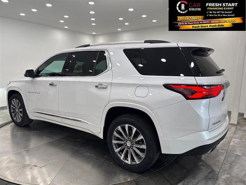 White 2023 Chevrolet Traverse Premier