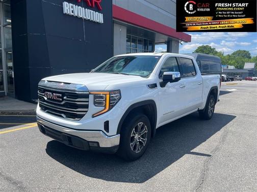 White 2025 GMC Sierra 1500 SLT