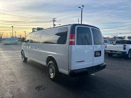 2023 Chevrolet Express 3500 LS