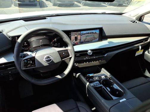 Everest White Pearl Tricoat 2026 Nissan Murano Platinum