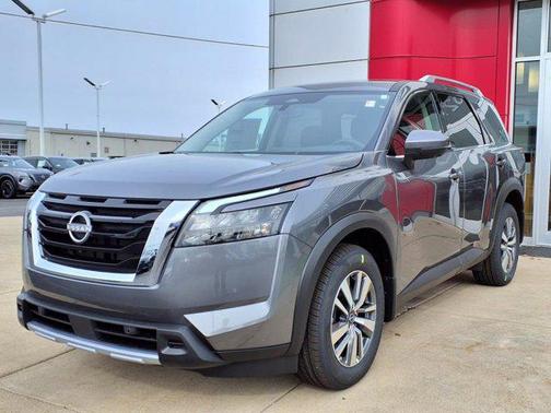 2025 Nissan Pathfinder SL 4WD
