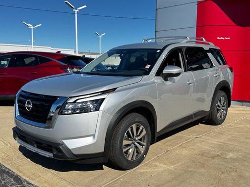 2025 Nissan Pathfinder SL 4WD