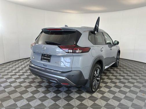 2022 Nissan Rogue SL