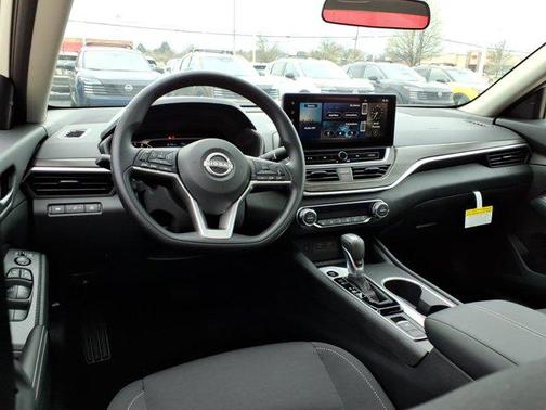 Pearl White Tricoat 2026 Nissan Altima SV AWD