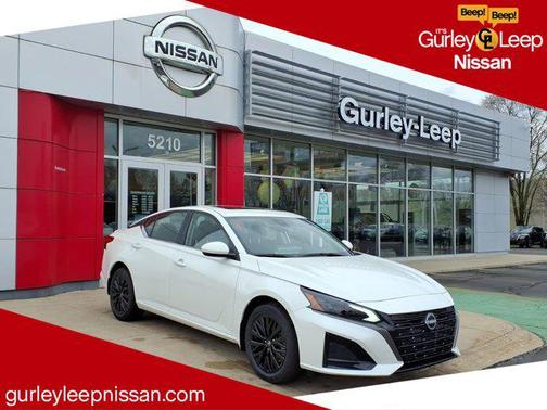 Pearl White Tricoat 2026 Nissan Altima SV AWD