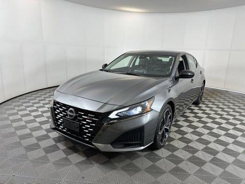 2023 Nissan Altima SR FWD