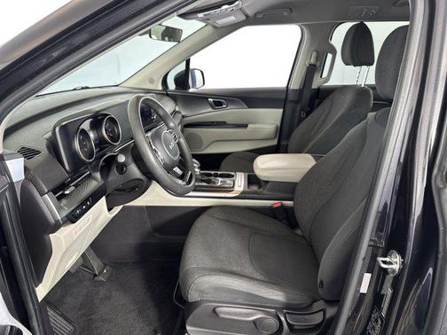 2022 Kia Carnival LX