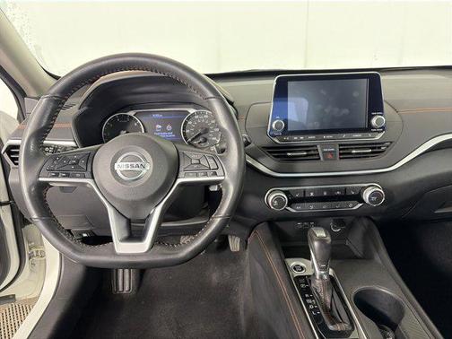 2022 Nissan Altima SR Intelligent AWD