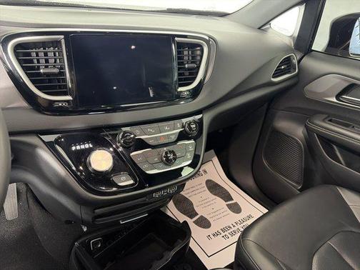 2025 Chrysler Pacifica L