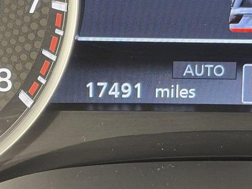 Brilliant Silver Metallic 2024 Nissan Armada SL 4WD