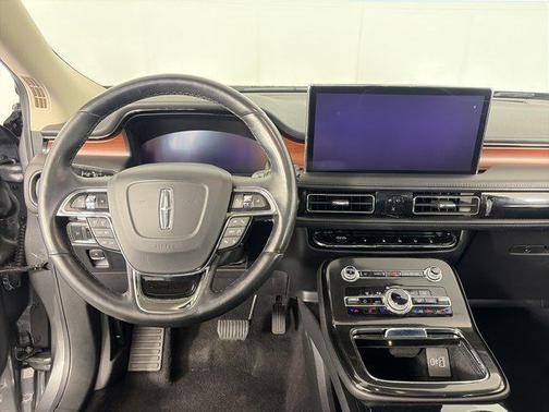 Asher Gray Metallic Clearcoat 2022 Lincoln Nautilus Reserve