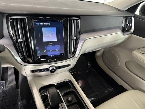 2024 Volvo S60 B5 Core Dark Theme
