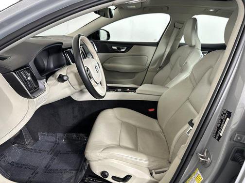 2024 Volvo S60 B5 Core Dark Theme