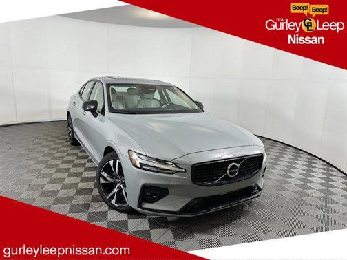 2024 Volvo S60 B5 Core Dark Theme