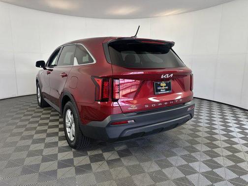 2022 Kia Sorento LX