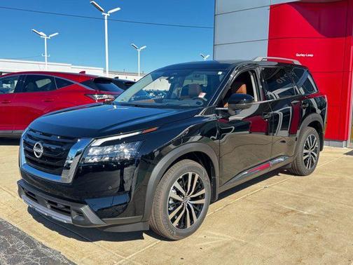 2025 Nissan Pathfinder Platinum 4WD