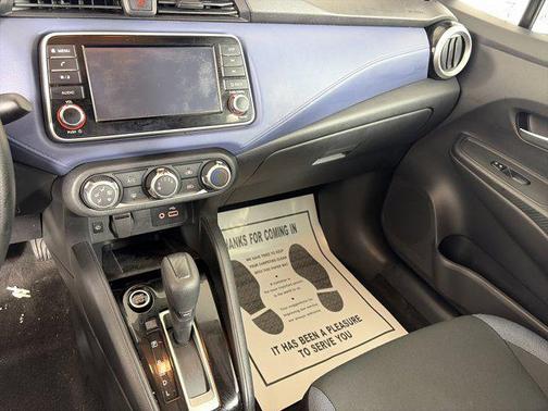 2023 Nissan Versa 1.6 SV