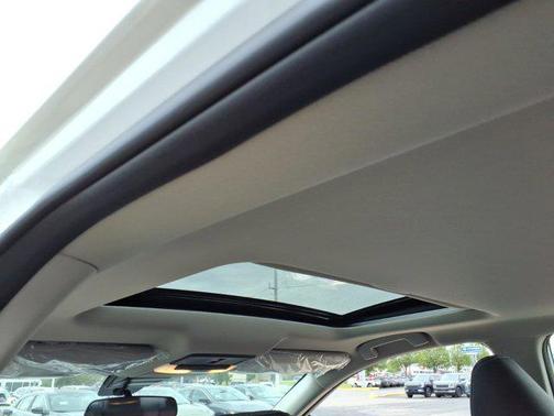 Pearl White Tricoat 2026 Nissan Altima SV FWD