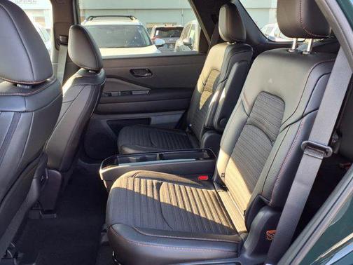 2025 Nissan Pathfinder Rock Creek 4WD