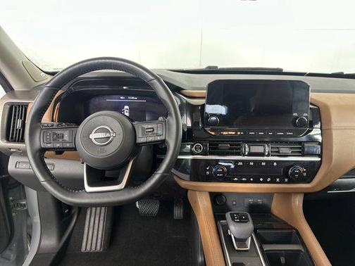 2023 Nissan Pathfinder Platinum 4WD