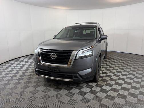 2023 Nissan Pathfinder SL 4WD