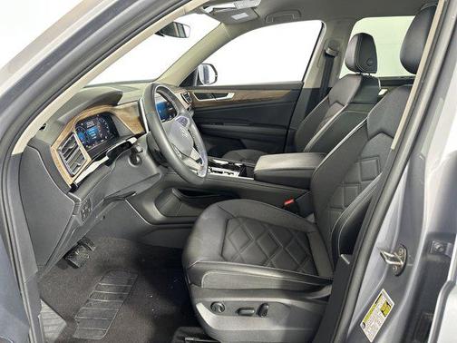 2024 Volkswagen Atlas 2.0T SE w/Technology 4MOTION