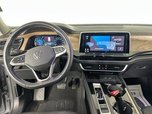 2024 Volkswagen Atlas 2.0T SE w/Technology 4MOTION