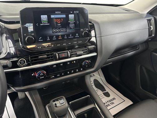 2022 Nissan Pathfinder SL 4WD