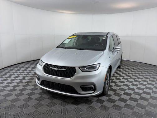 2022 Chrysler Pacifica Hybrid Limited
