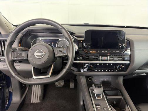 2025 Nissan Pathfinder SL 4WD