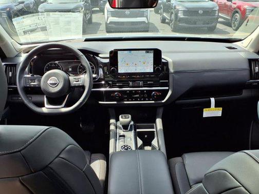 2025 Nissan Pathfinder SL 4WD