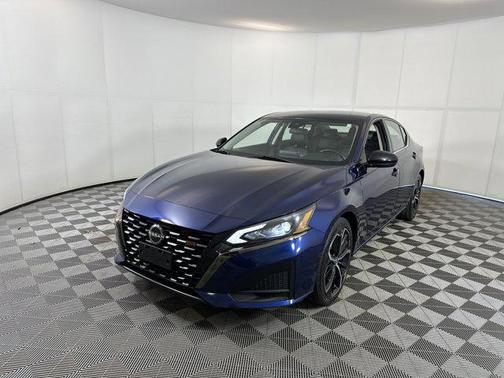 2023 Nissan Altima SR FWD