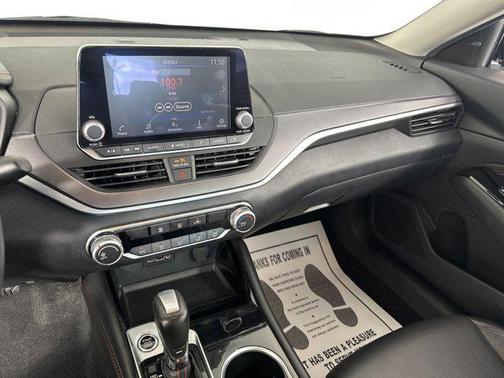2023 Nissan Altima SR FWD