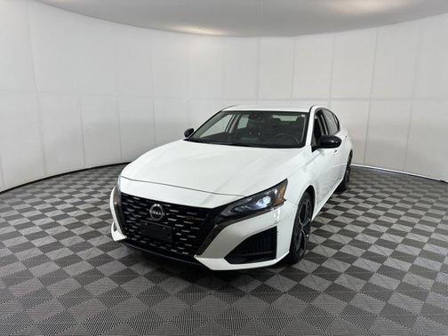 2023 Nissan Altima SR FWD