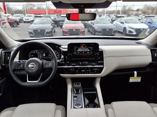 2025 Nissan Pathfinder SL 4WD