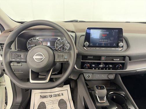 Pearl White Tricoat 2023 Nissan Rogue SV