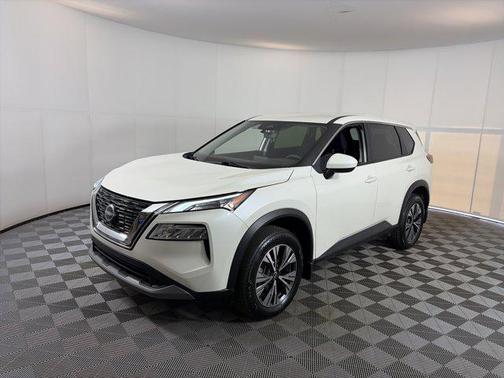 Pearl White Tricoat 2023 Nissan Rogue SV