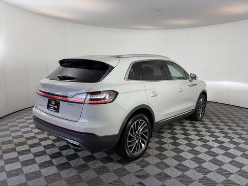 Ceramic Pearl Metallic Tri-Coat 2019 Lincoln Nautilus Reserve