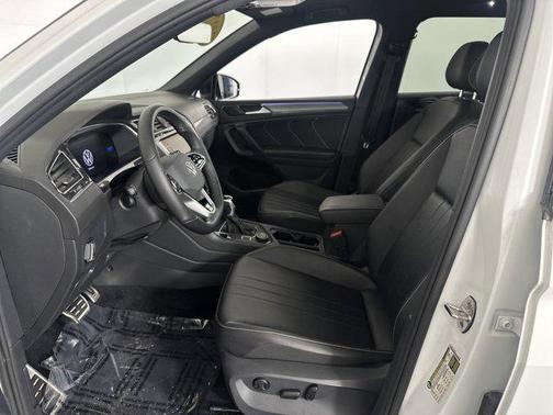 2022 Volkswagen Tiguan 2.0T SE R-Line Black 4MOTION