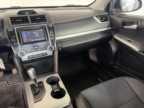 Magnetic Gray Metallic 2014 Toyota Camry SE