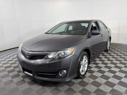 Magnetic Gray Metallic 2014 Toyota Camry SE