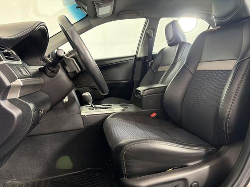 Magnetic Gray Metallic 2014 Toyota Camry SE