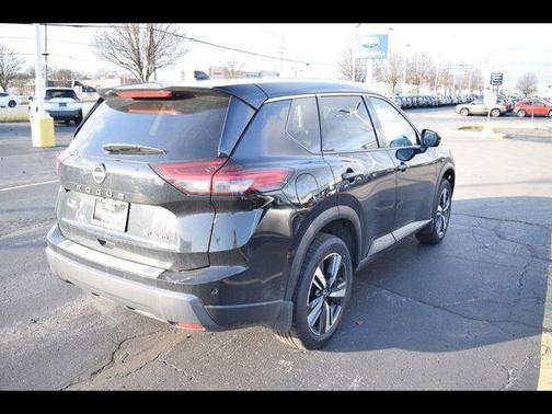 2025 Nissan Rogue SL