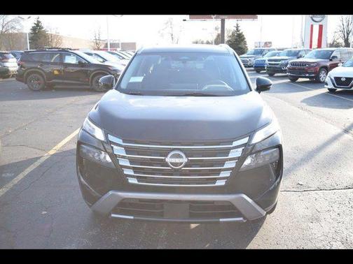2025 Nissan Rogue SL