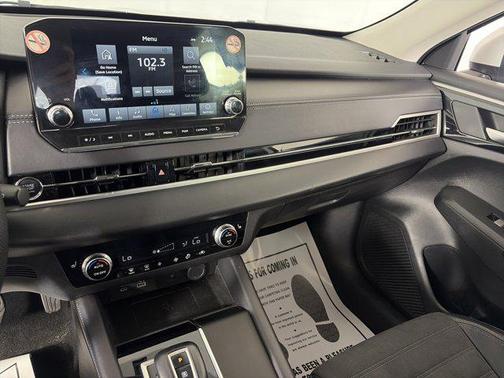 Alloy Silver Metallic 2024 Mitsubishi Outlander SE 2.5 2WD