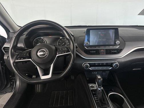 2023 Nissan Altima SR FWD