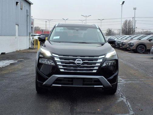 2025 Nissan Rogue SL