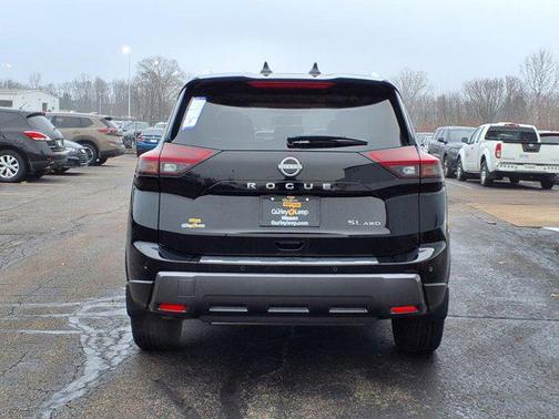 2025 Nissan Rogue SL